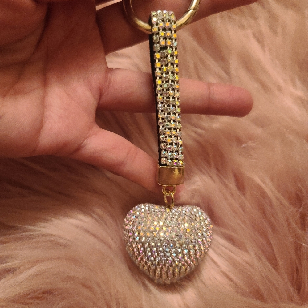 Heart  Keychain - Picture 3 of 4